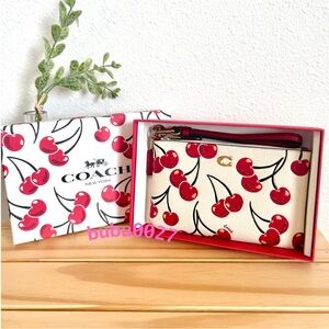 NWT🍒Coach Boxed Essential Small Wristlet With Cherry Print CCD36B Chalk Red Gift